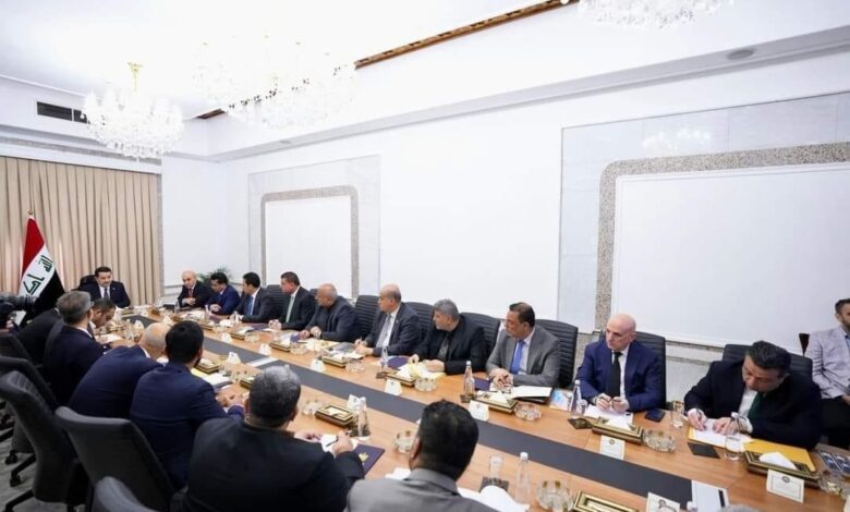 محافظ كربلاء المقدسة يحضر اجتماعا خاصا بمشاريع تنفيذ مطارات في البلد
