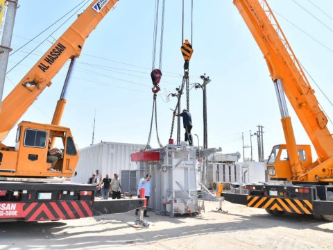 الكهرباء: نصب محولتين على طريق الزائرين بين كربلاء المقدسة والنجف الأشرف