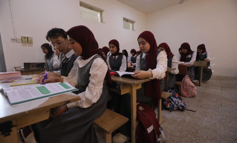 بأثر رجعي.. المباشرة بصرف منحة الطلبة