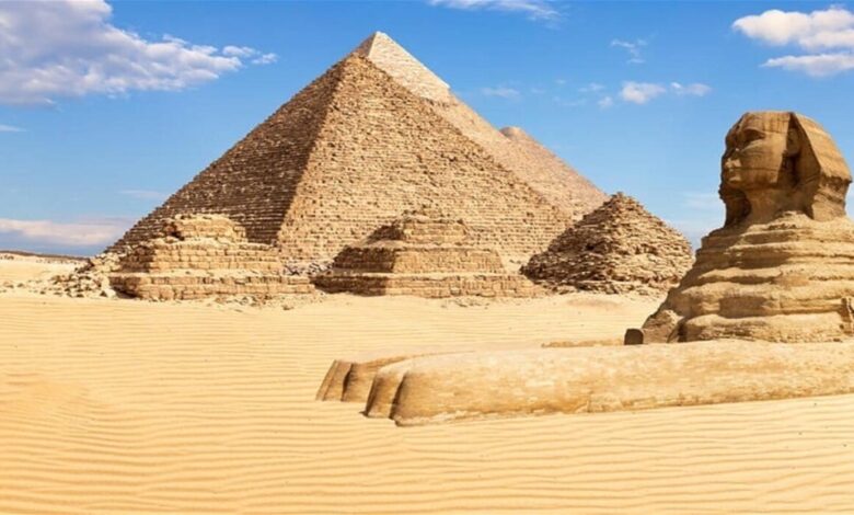 اكتشاف ظاهرة غريبة فوق الأهرامات