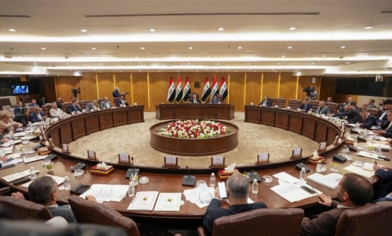 رئيس مجلس النواب يجتمع برؤساء الكتل النيابية ويؤكد على دعم الحكومة