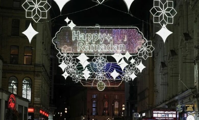 أول عاصمة غربية تُضيء “أنوار رمضان”