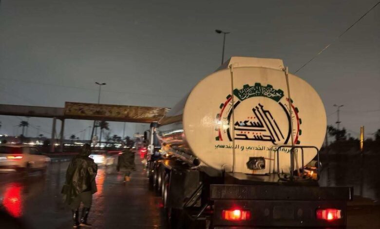 كوادر الجهد الخدمي للحشد الشعبي تستنفر لسحب مياه الامطار في بغداد