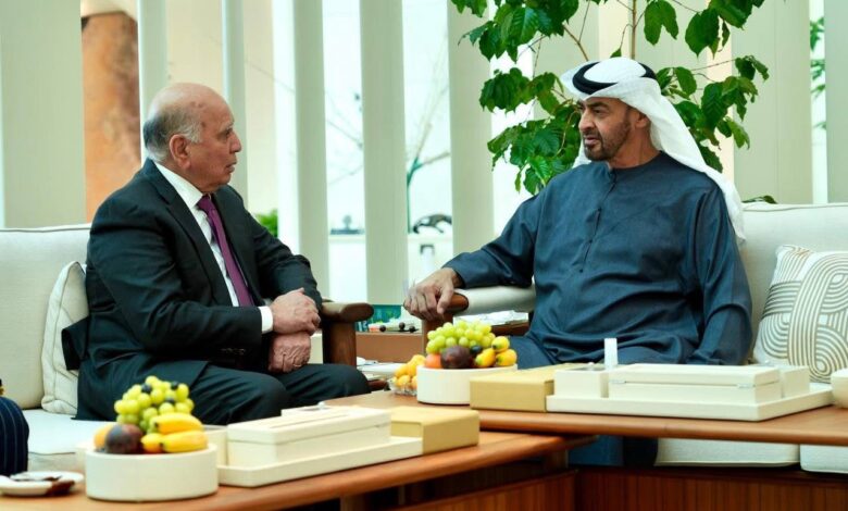 رئيس الإمارات يتسلم دعوة رسمية لحضور قمة بغداد