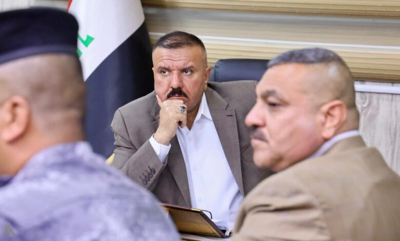 وزير الداخلية يوجه بتوفير الأجواء المناسبة لجميع العاملين في الأهداف الحيوية
