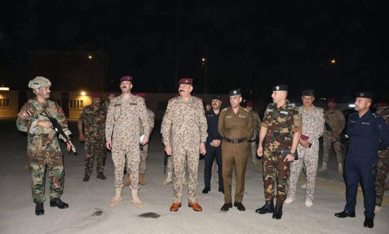 قائدا العمليات والشرطة يتفقدان القطعات المكلفة بتأمين المراكز الانتخابية في كربلاء المقدسة