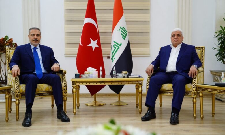 الفياض يبحث مع وزير الخارجية التركي تعزيز التعاون الأمني بين البلدين