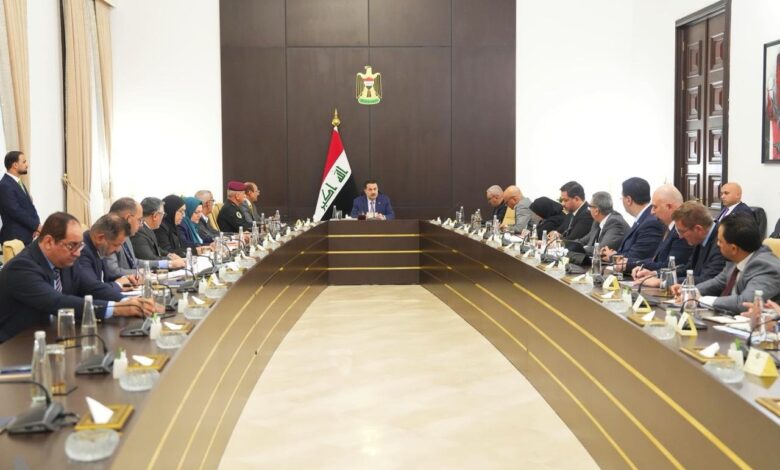 رئيس الوزراء يوجه بإيجاد الحلول السريعة للمعوقات التي تعترض مشروع مدينة الورد