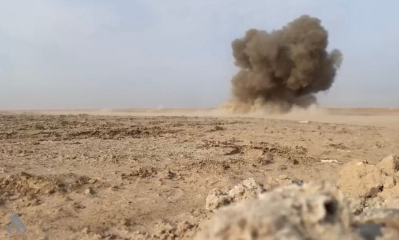 الحشد الشعبي: معالجة مواد متفجرة من مخلفات عصابات داعش في صحراء الأنبار