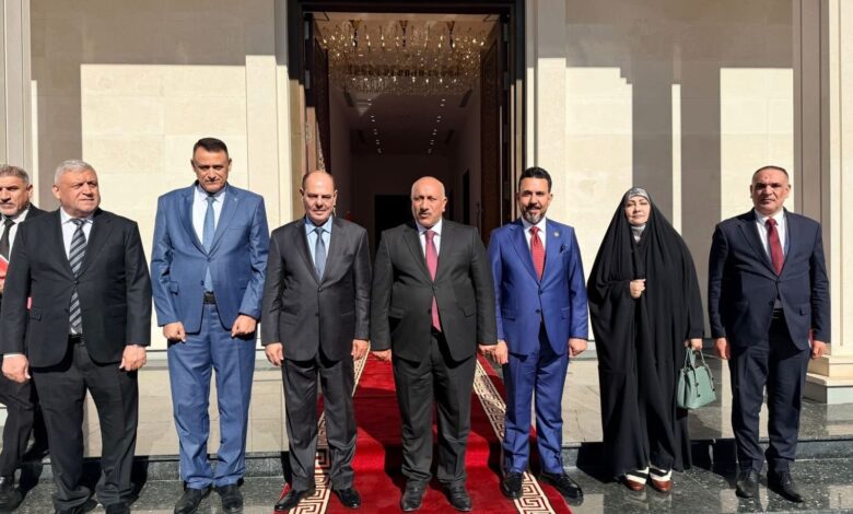 محافظ كربلاء المقدسة يلتقي نقيب الصحفيين العراقيين ويؤكد دعم الأسرة الصحفية