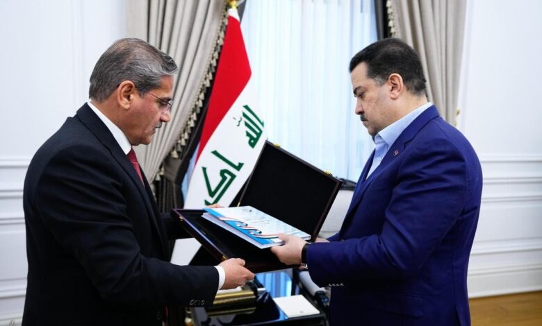 رئيس الوزراء يتسلم نسخة من التقرير السنوي لهيئة النزاهة
