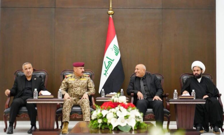 محافظ كربلاء يبحث مع وفد القائد العام للقوات المسلحة الاستعدادات الأمنية والخدمية لزيارة الأربعين